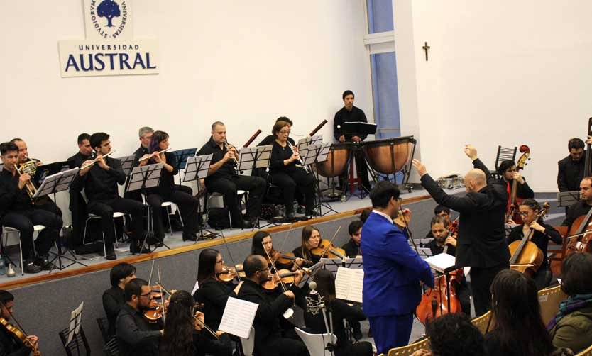 La Orquesta Sinfónica de Pilar brilló en la Universidad Austral