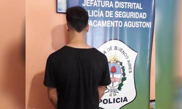 Tres jóvenes fueron detenidos por circular con medio kilo de marihuana