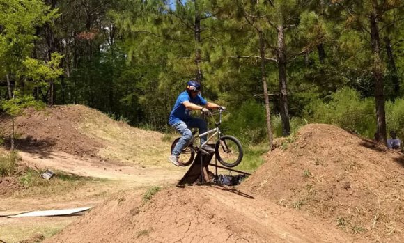 Ya funciona el primer Dirt Bike Park de Pilar